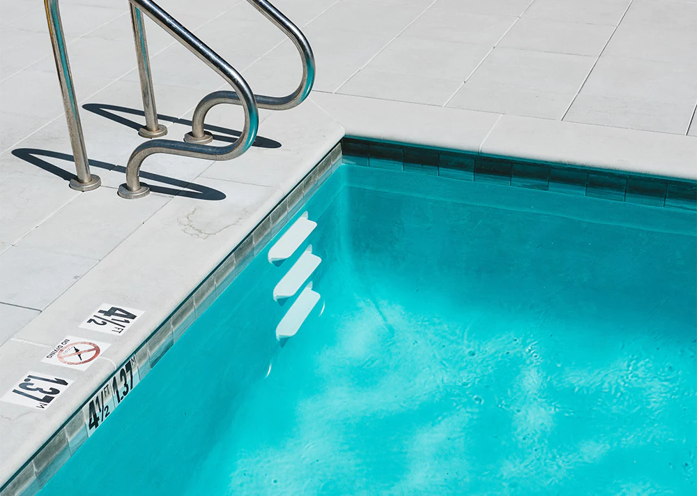 Image of a swimming pool liner.